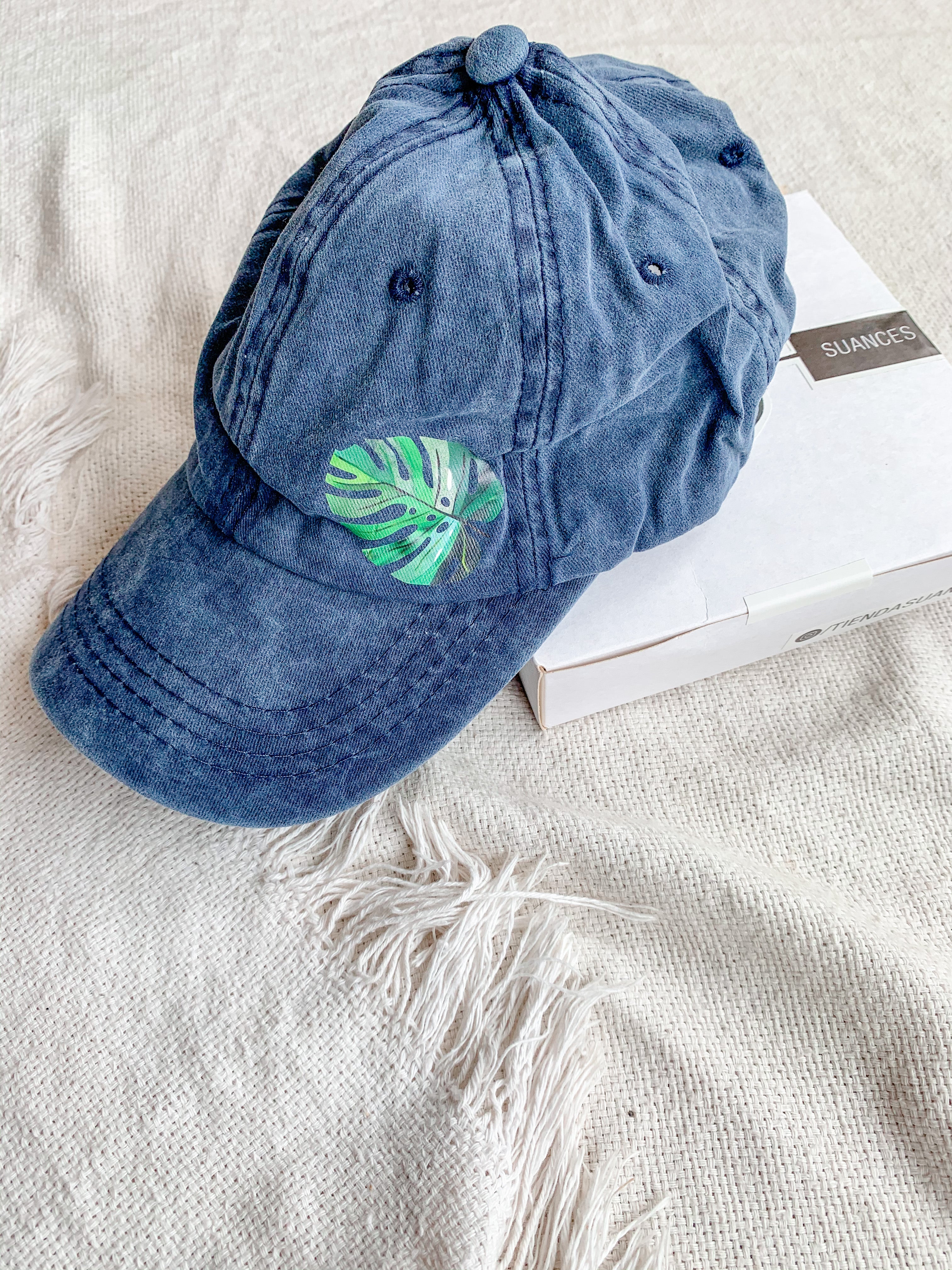 BLUE LEAF